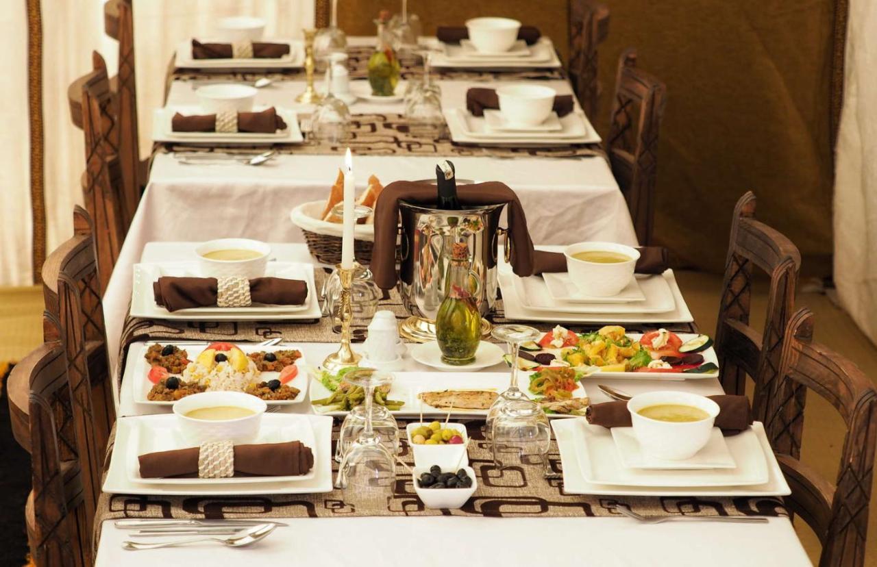 Erg Chebbi Sahara Camp Hotel เมอร์ซูกา ภายนอก รูปภาพ