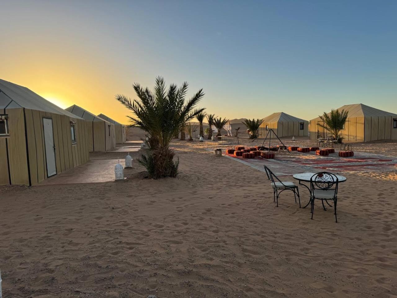 Erg Chebbi Sahara Camp Hotel เมอร์ซูกา ภายนอก รูปภาพ