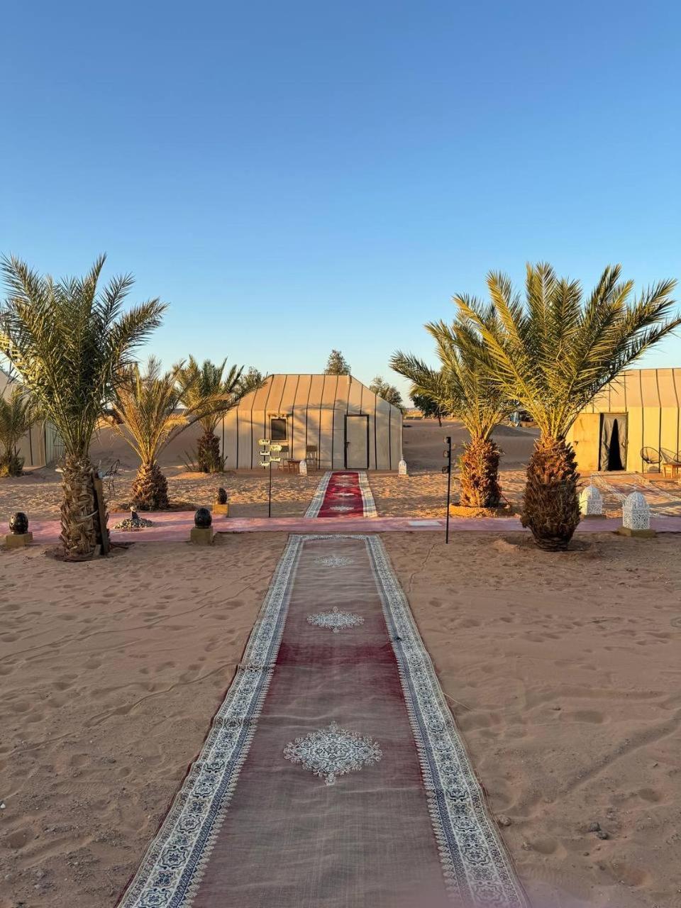 Erg Chebbi Sahara Camp Hotel เมอร์ซูกา ภายนอก รูปภาพ