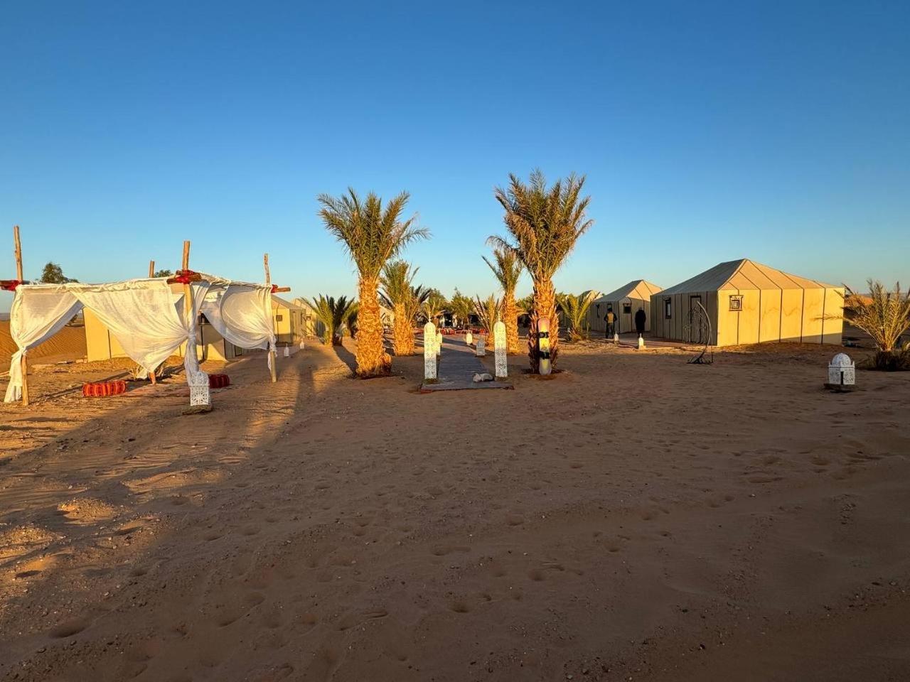 Erg Chebbi Sahara Camp Hotel เมอร์ซูกา ภายนอก รูปภาพ