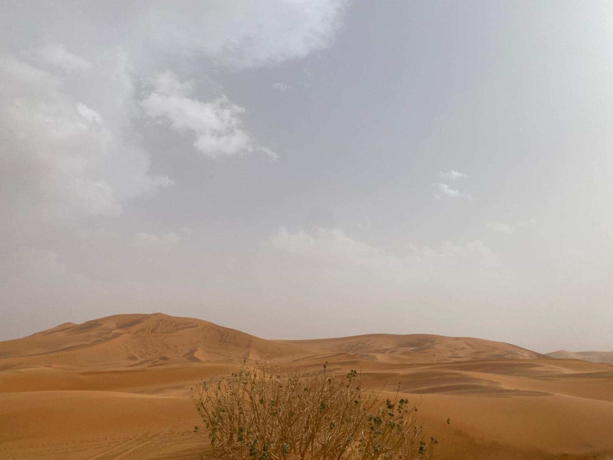 Erg Chebbi Sahara Camp Hotel เมอร์ซูกา ภายนอก รูปภาพ